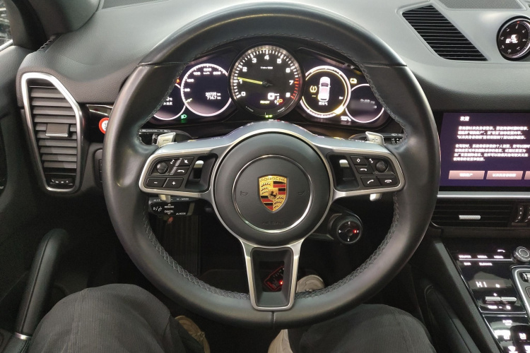 保时捷 Cayenne新能源 2022款 Cayenne E-Hybrid 2.0T 铂金版中控内饰13