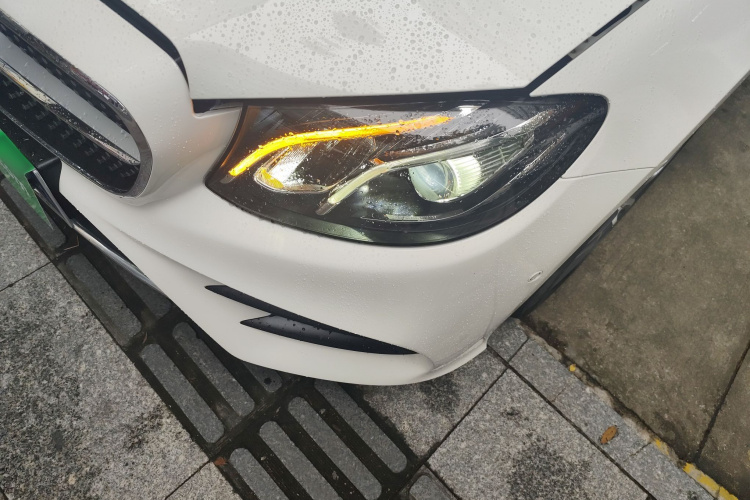 奔驰E级(进口) 2017款 E 200 4MATIC 轿跑车局部细节36