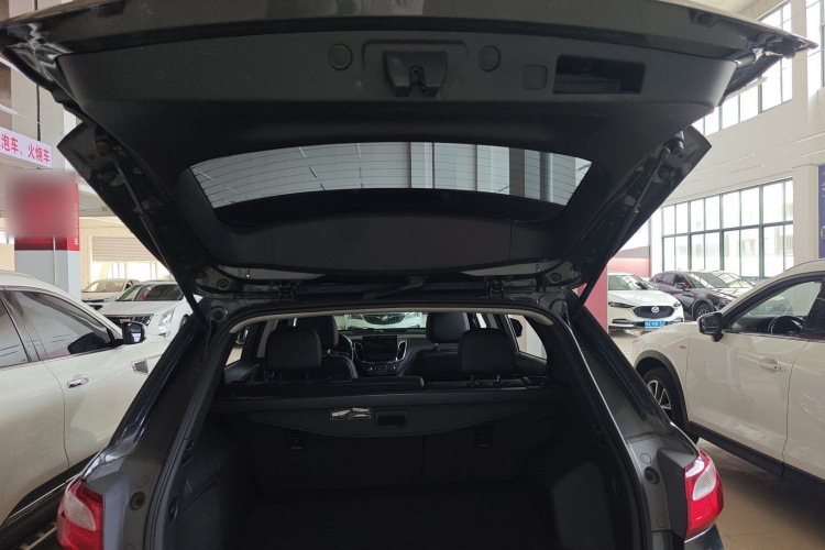 雪佛兰 探界者 2019款 535T 自动驰界版 国VI机舱底盘23