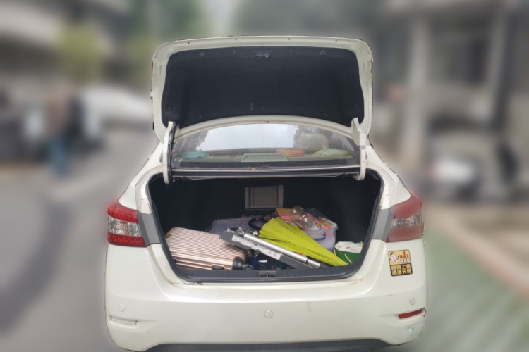 日产 轩逸 2014款 1.6XV CVT尊享版局部细节23