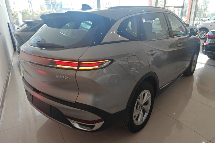 奔腾T90 2023款 1.5T DCT 自动豪华型车身外观6005