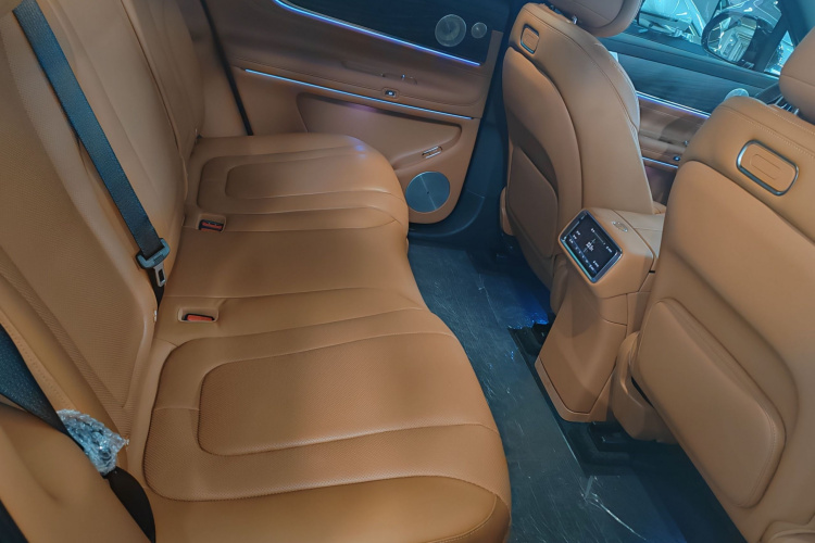 鸿蒙智行 问界M9 2025款 纯电 Ultra版 100kWh 5座版中控内饰7008