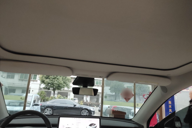 特斯拉 Model Y 2022款 改款 后轮驱动版中控内饰22