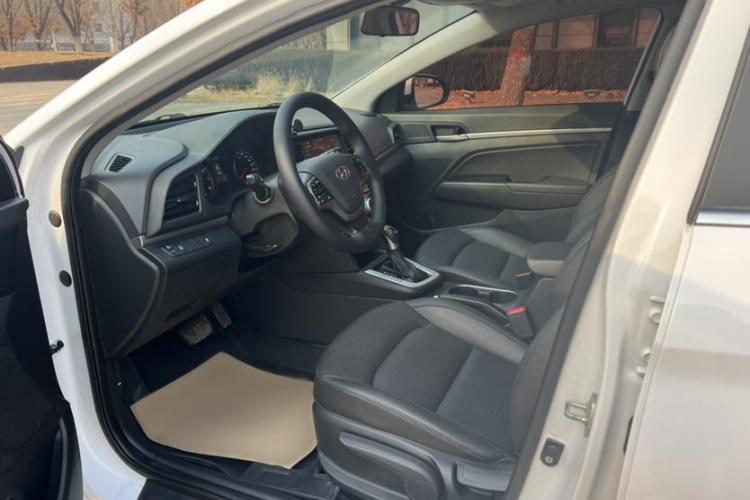 现代 领动 2020款 1.5L CVT智炫·精英型中控内饰7004