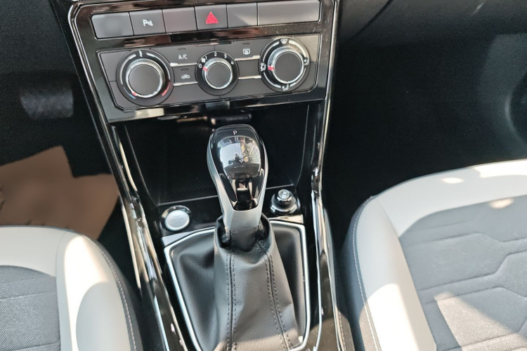 大众 途岳 2025款 新锐 300TSI 锐意版局部细节18