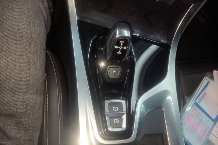 领克01 2017款 2.0T 两驱型Pro版局部细节18