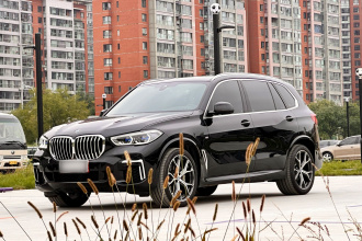 宝马X5 2022款 改款 xDrive 40Li M运动套装