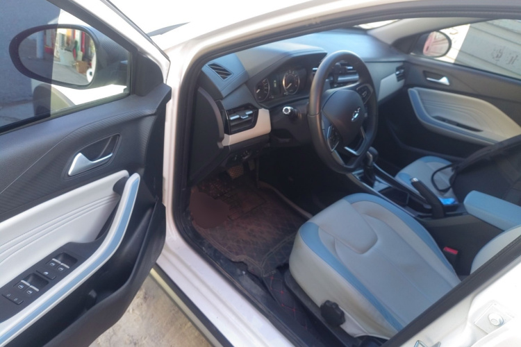 奇瑞 瑞虎3X 2022款 钻石版 1.5L CVT精英版中控内饰20