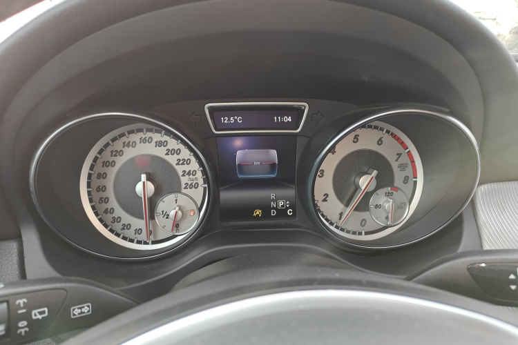 奔驰GLA 2016款 GLA 200 动感型局部细节14