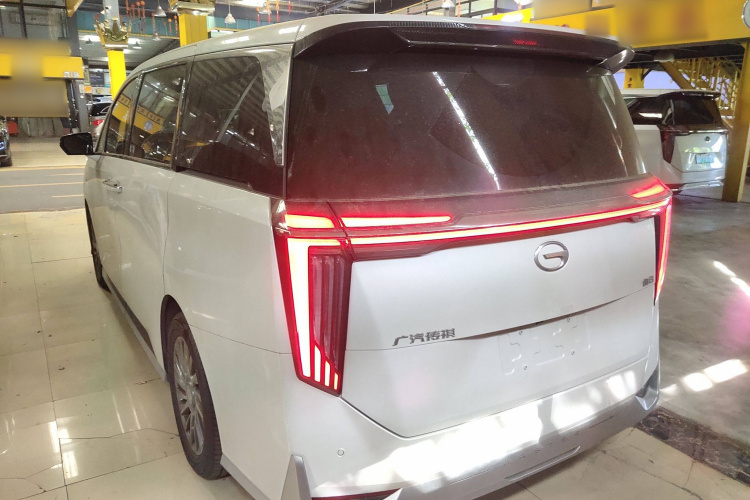 广汽传祺 传祺M8 2023款 宗师系列 400T 至尊版车身外观6004