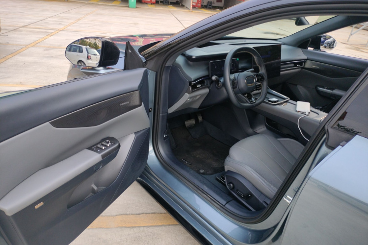 领克07 2024款 EM-P 126长续航 Ultra中控内饰7003