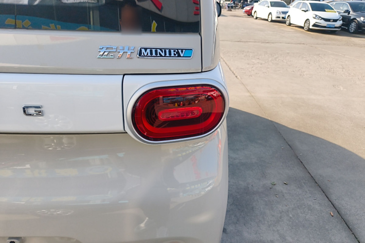 五菱汽车 宏光MINIEV 2024款 第三代 215km 青春版车身外观9