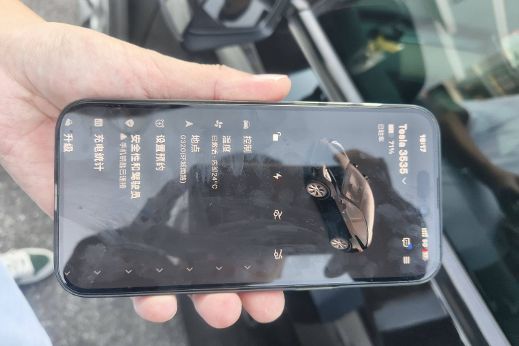 特斯拉 Model Y 2022款 后轮驱动版中控内饰7001