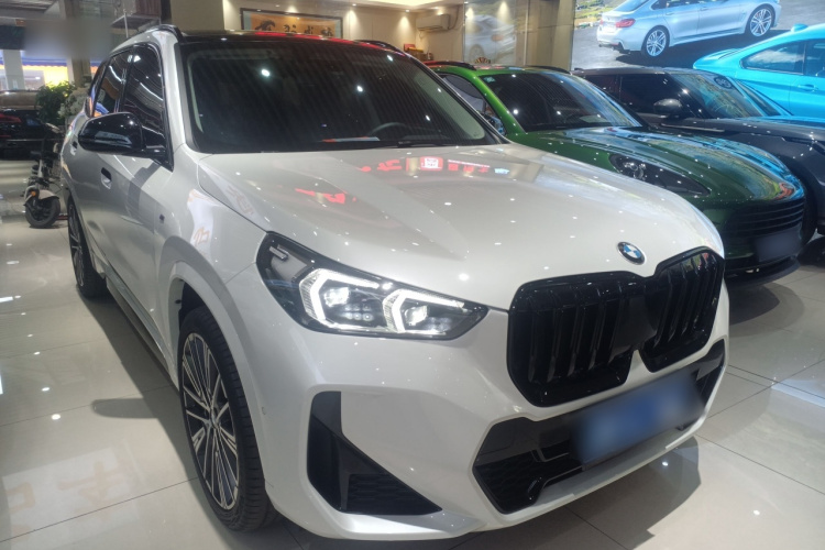 宝马X1 2023款 xDrive25Li M运动套装车身外观6002