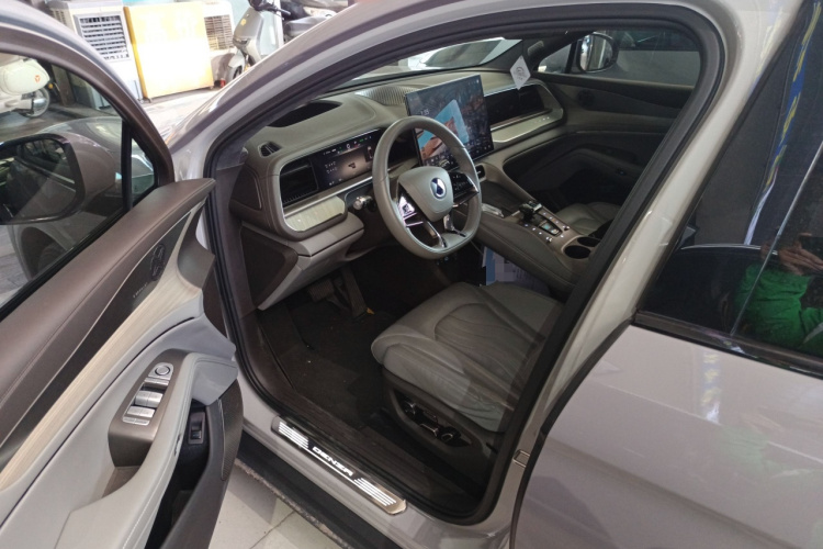 腾势N7 2023款 长续航性能版中控内饰20