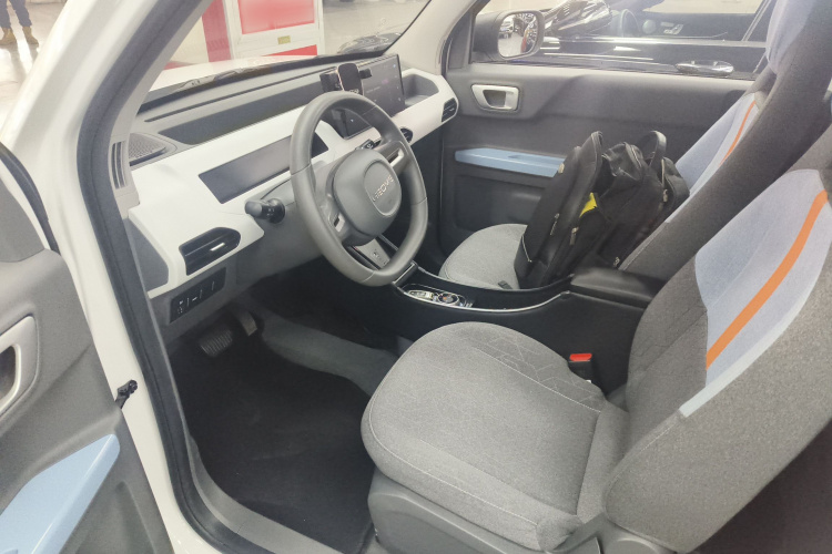 吉利银河 2023款 熊猫mini 200km 耐力熊中控内饰19