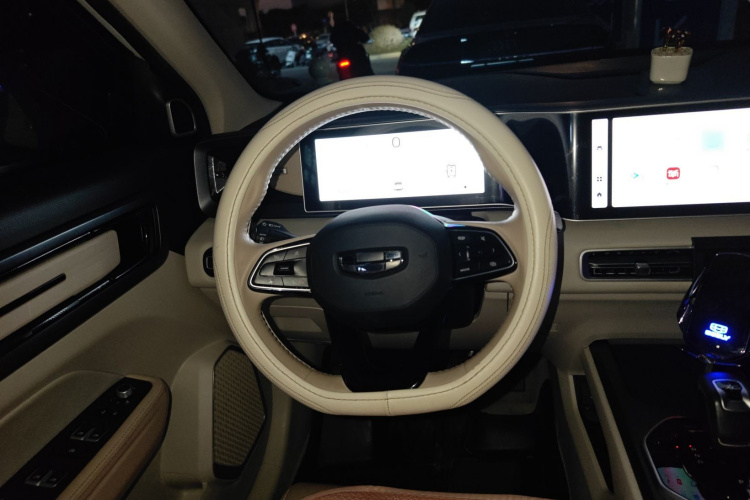 吉利汽车 吉利icon 2023款 1.5TD 巧克力醇巧版中控内饰13