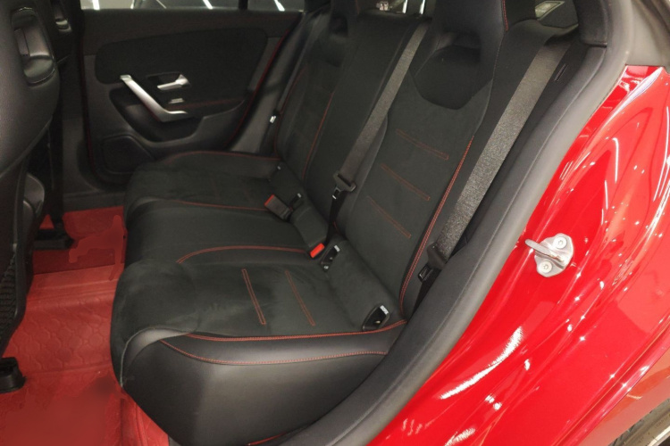 奔驰CLA 2022款 改款 CLA 200中控内饰7004