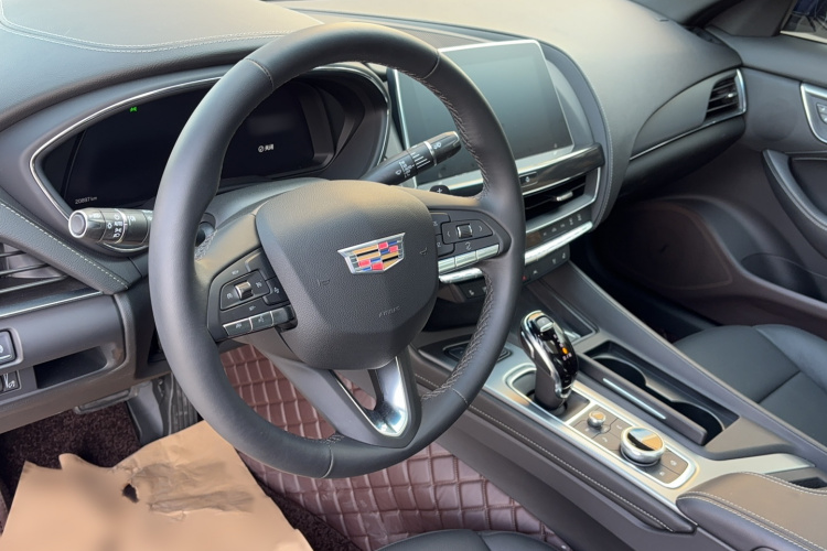 凯迪拉克CT5 2023款 28T 豪华型（标准版）中控内饰7002