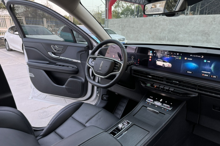 林肯 冒险家 2024款 2.0T 两驱尊雅版中控内饰7007