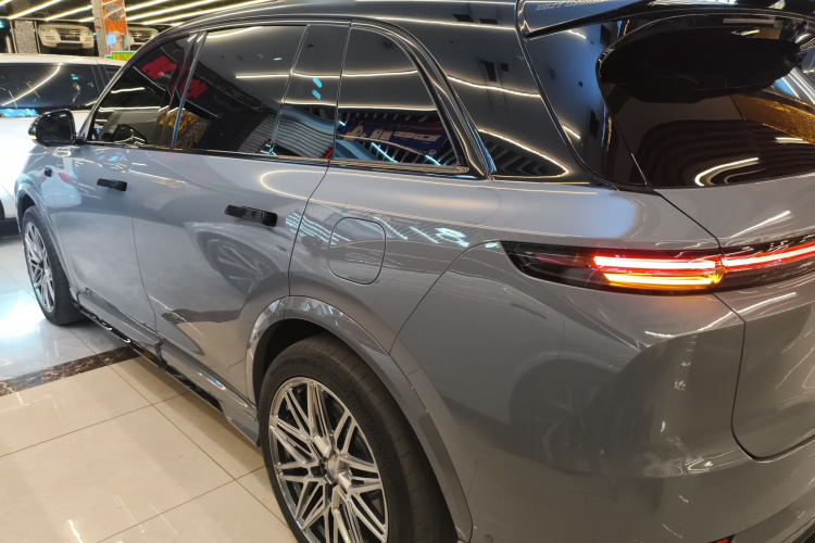 理想汽车 理想L7 2025款 Pro 智能焕新版车身外观4