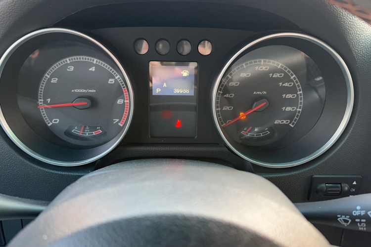 北京BJ40 2016款 40L 2.3T 自动四驱尊享版局部细节14