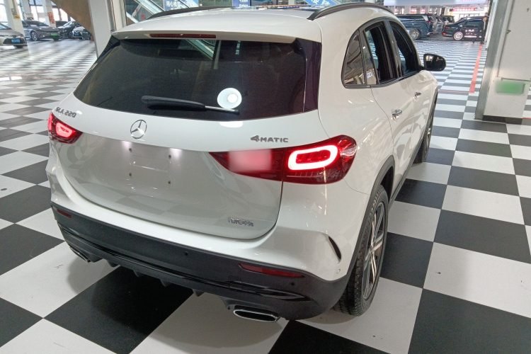 奔驰GLA 2022款 GLA 220 4MATIC车身外观7