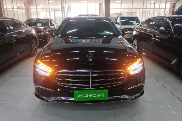 奔驰E级 2021款 改款 E 260 L车身外观2