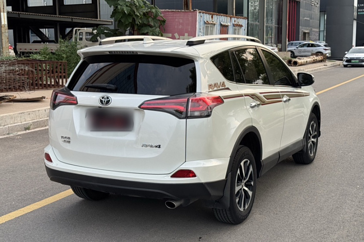 丰田 RAV4荣放 2016款 2.0L CVT两驱风尚版 国V车身外观6004