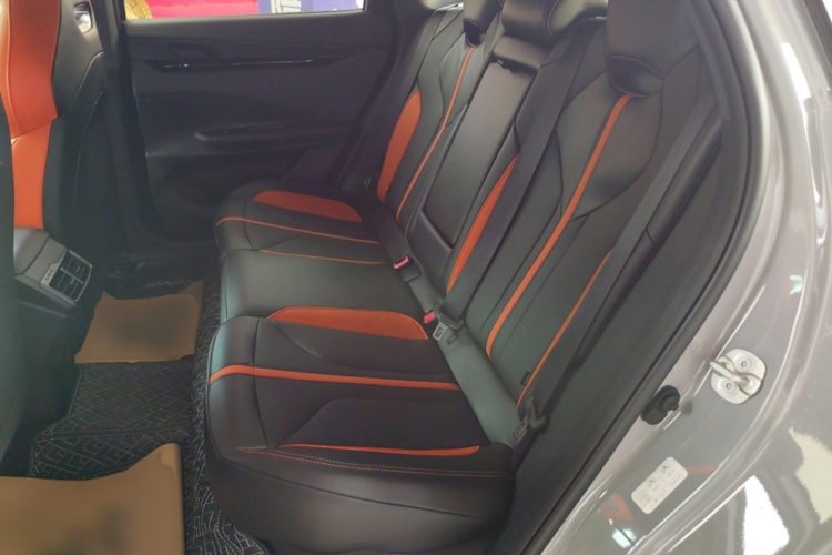 长安UNI-V 2024款 1.5T 尊贵运动型中控内饰7004