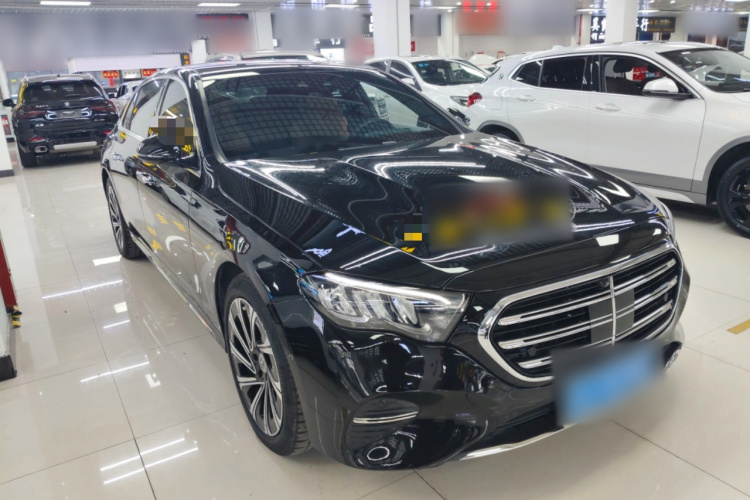 奔驰E级 2024款 E 300 L 豪华型车身外观3