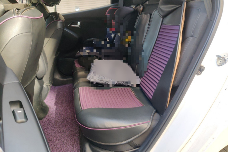 北京现代ix35 2013款 2.0L 自动两驱舒适型GL 国IV中控内饰7004