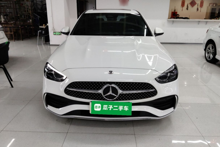 奔驰C级 2023款 改款 C 200 L 运动版车身外观2
