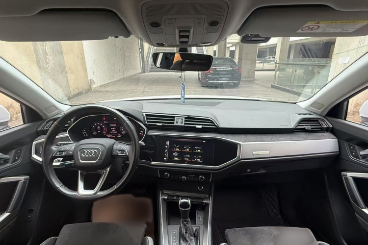 奥迪Q3 2021款 35 TFSI 进取动感型局部细节18