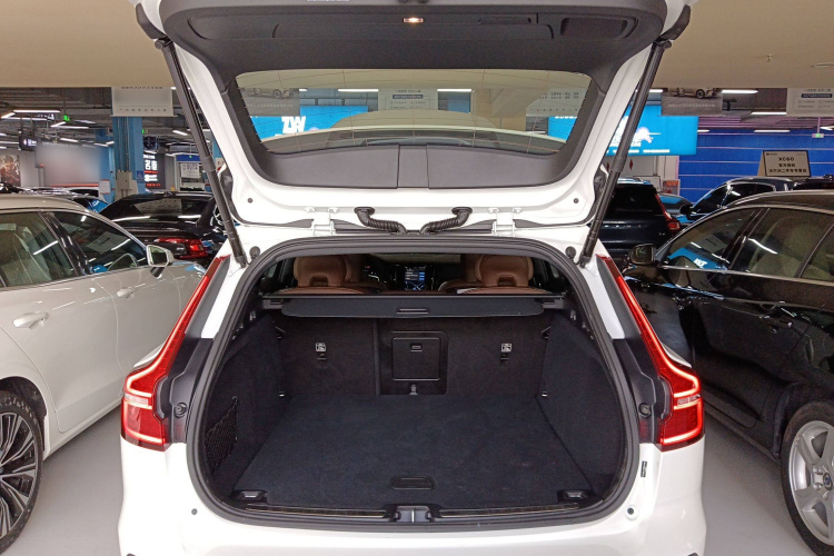 沃尔沃V60 2024款 B5 智远豪华版中控内饰23