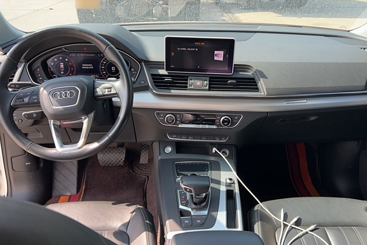 奥迪Q5L 2020款 40 TFSI 荣享时尚型中控内饰7002