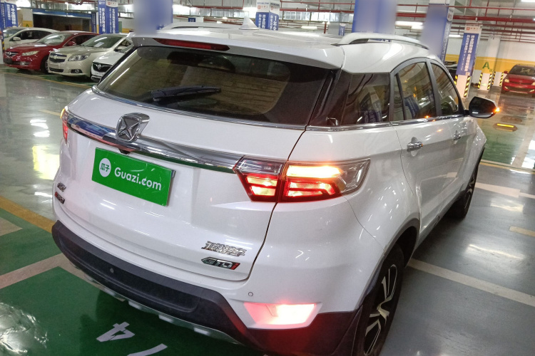 江铃 驭胜S330 2016款 1.5L GTDi 自动两驱尊贵版车身外观7