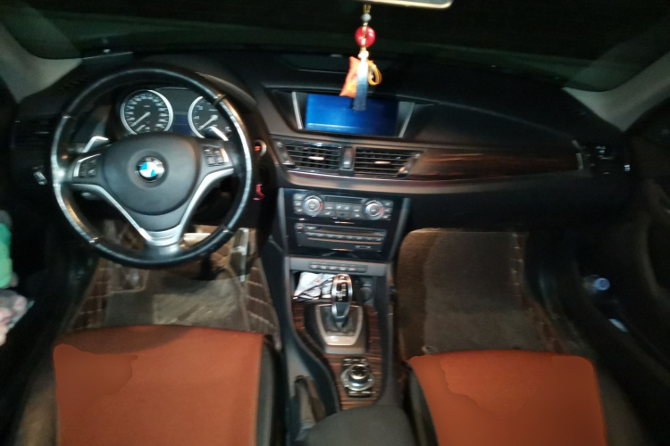宝马X1 2015款 xDrive20i 时尚晋级版中控内饰12
