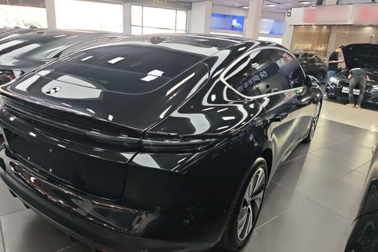 蔚来ET5 2024款 75kWh车身外观7