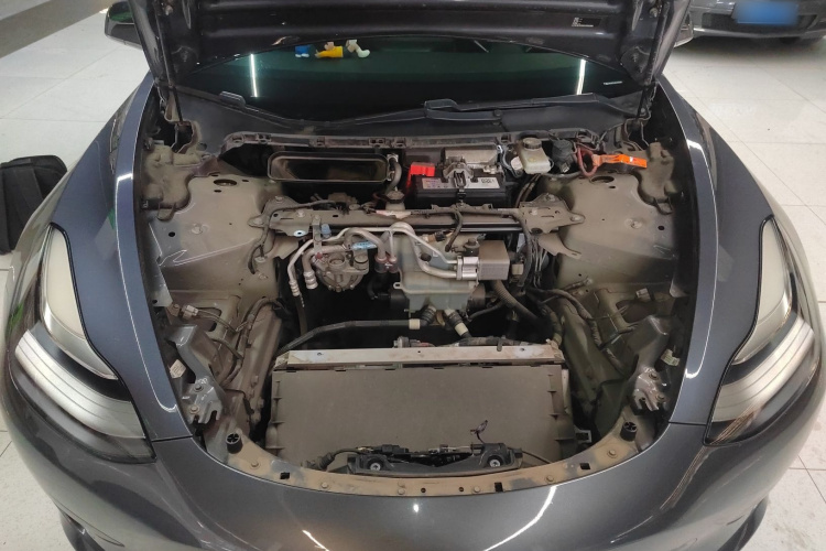 特斯拉 Model 3 2019款 标准续航后驱升级版机舱底盘24