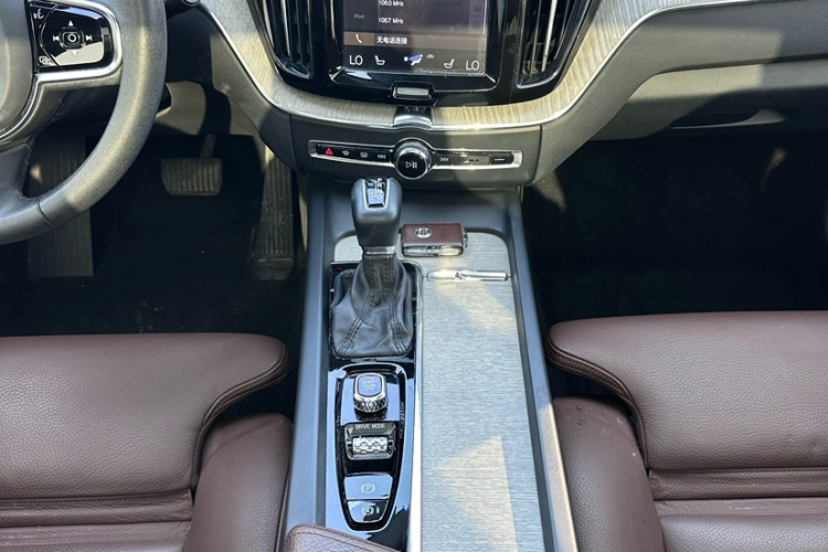 沃尔沃XC60 2020款 T5 四驱智远豪华版中控内饰7005