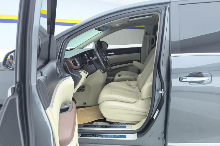 别克GL8 2018款 28T 豪华型 国VI中控内饰19