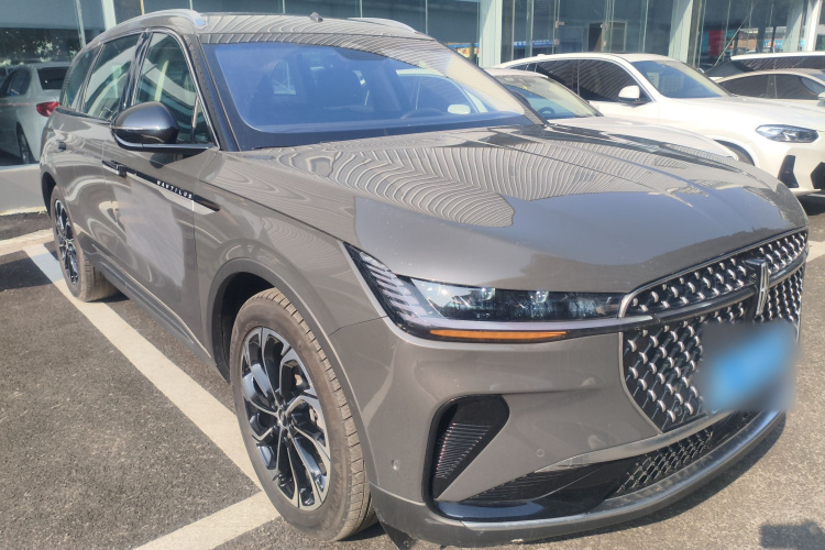 林肯 航海家 2023款 2.0T 四驱尊睿版车身外观3