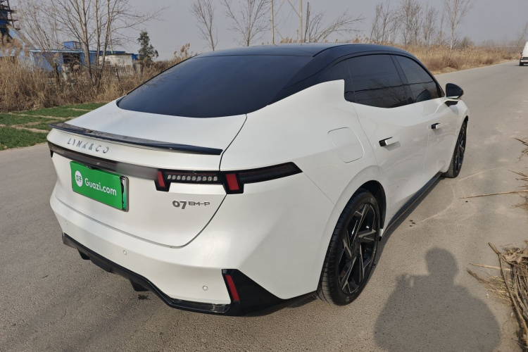 领克07 2024款 EM-P 126长续航 Ultra车身外观7