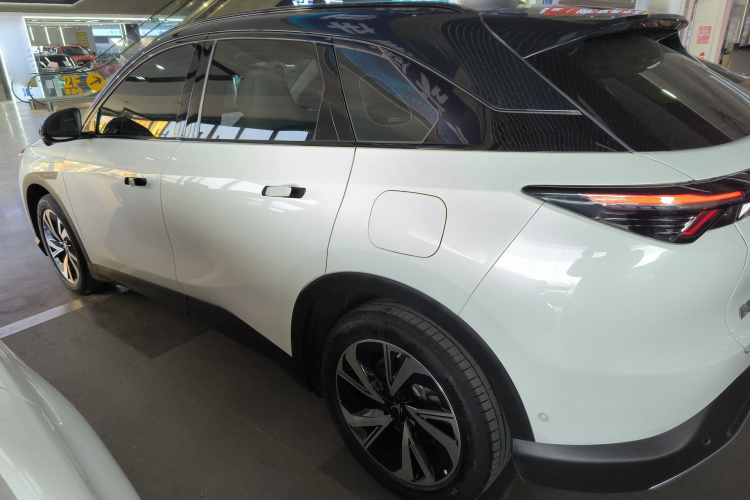 ARCFOX极狐 极狐 阿尔法T5(ARCFOX αT5) 2024款 520 MAX车身外观4