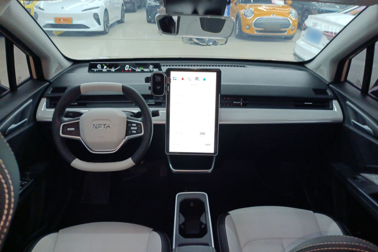 哪吒汽车 哪吒AYA 2023款 401 Lite中控内饰7002