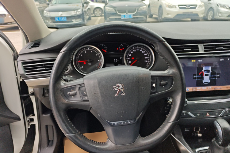 标致408 2014款 1.8L 自动豪华版中控内饰13