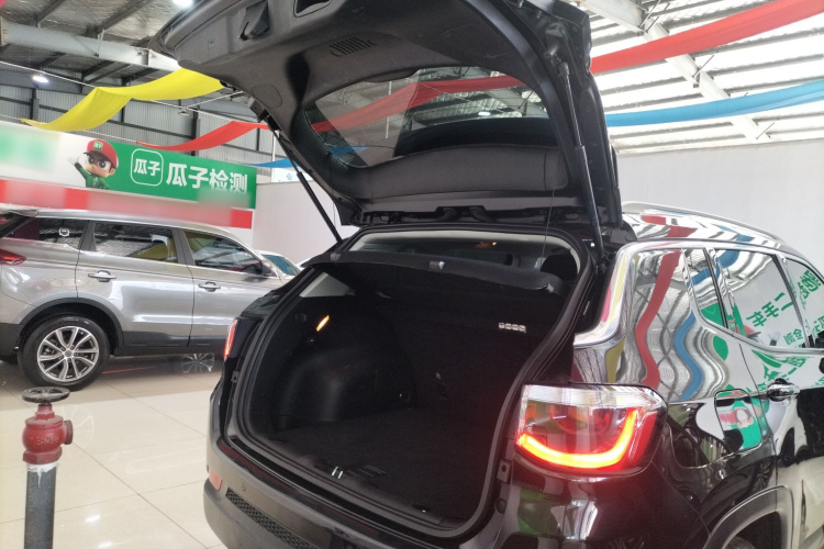 Jeep 指南者 2021款 220T 自动领先版局部细节23