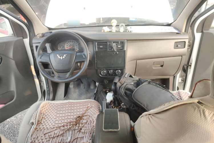 五菱汽车 五菱荣光V 2018款 1.5L标准型中控内饰12