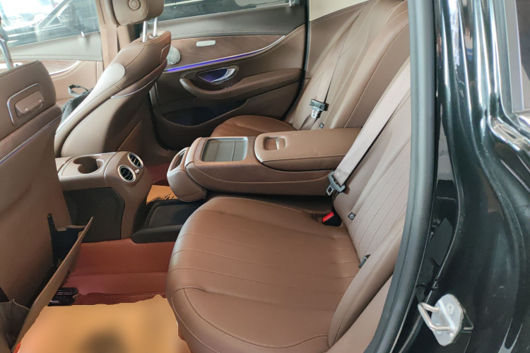 奔驰E级 2020款 E 300 L 时尚型中控内饰7004